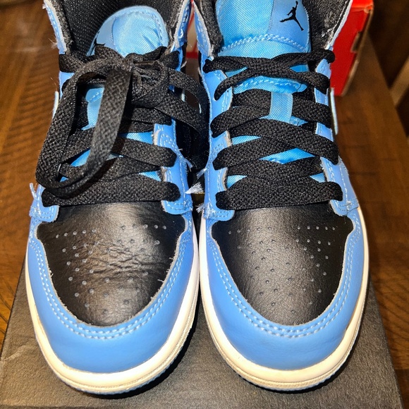 Little Kids Air Jordan 1 | Mid | Size 12 -- Used - Picture 1 of 7